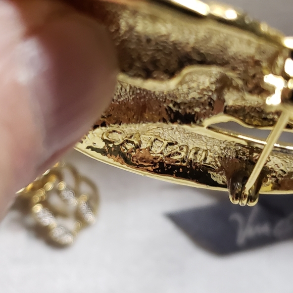 Super Cute Vintage CATTAILS (AJC) Cat's sitting on moon brushed Goldtone brooch - Picture 6 of 9